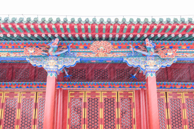 冬季风雪中的中国辽宁省沈阳清故宫的崇政殿