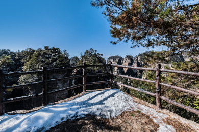 湖南省张家界市武陵源天子山观景台建筑景观
