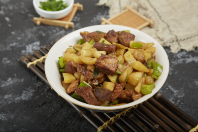 美味的红烧肉烧土豆