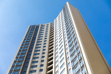 蓝天下环境优美的房地产小区楼盘 中国广东珠海市