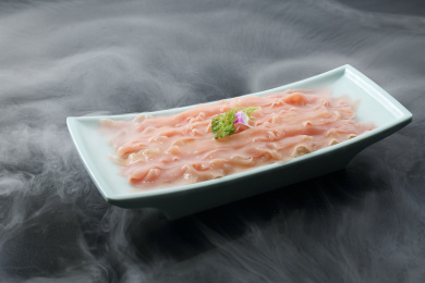长方盘里的重庆火锅配菜鲜鸭肠