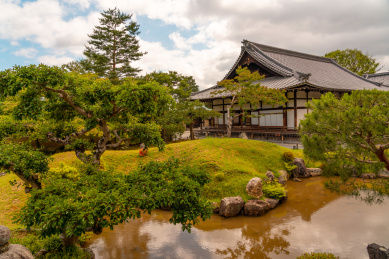 晴天下的日本京都高台寺旅游景区