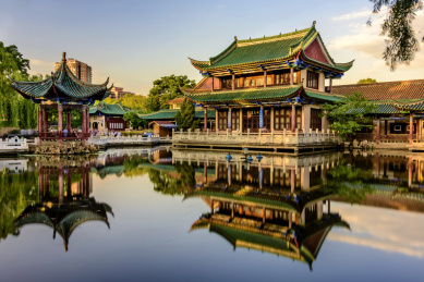 中国云南昆明翠湖公园观鱼楼