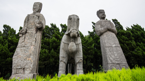 河南巩义历史古迹宋陵公园石雕像