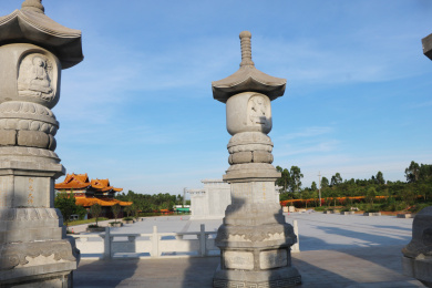 中国广东省茂名市灵惠寺塔林