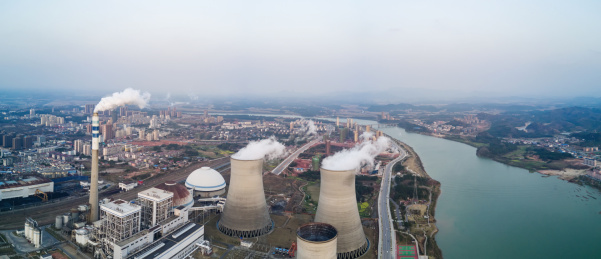 中国老式的火力发电厂