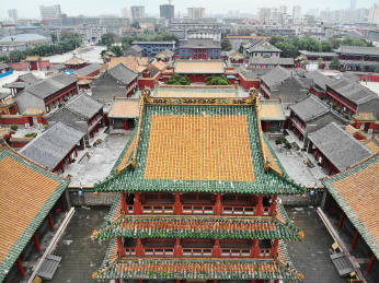 航拍中国辽宁沈阳城市旅游地标建筑景观——故宫博物院古建筑