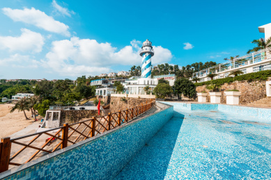 中国深圳南澳海贝湾夏日海滨风光