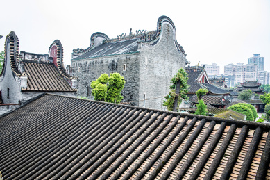 中国广东省佛山祖庙岭南古建筑的锅耳屋顶