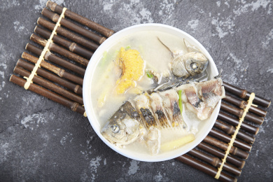 美味的鲫鱼汤