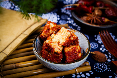 中国传统小吃下饭香辣的臭豆腐乳