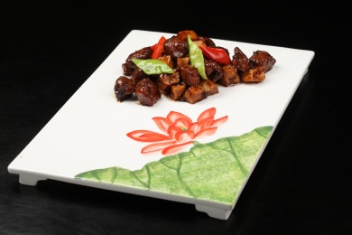中国广东的一道热菜——杏鲍菇牛仔粒