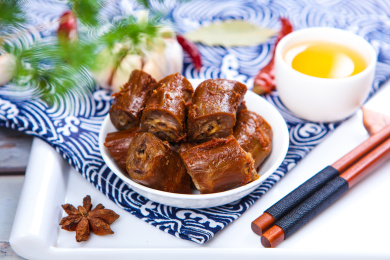 经典美食卤味小吃香辣卤鸭脖