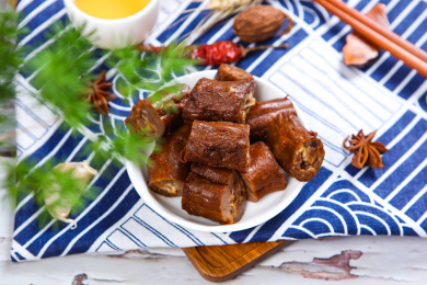 经典美食卤味小吃香辣卤鸭脖