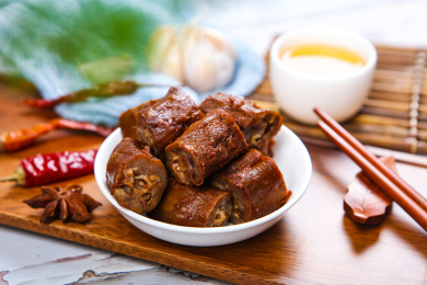 经典美食卤味小吃香辣卤鸭脖