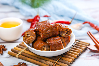 经典美食卤味小吃香辣卤鸭脖