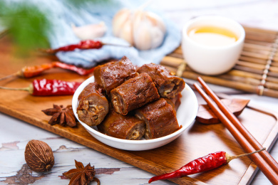 经典美食卤味小吃香辣卤鸭脖