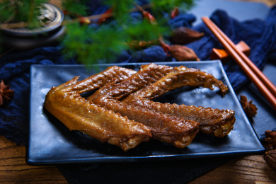 美味的小吃秘制卤水鸭翅鹅翅