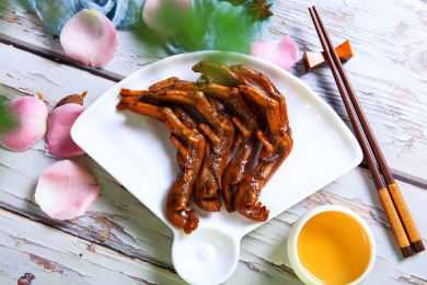 民间传统美食小吃香辣卤鸭掌