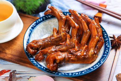 民间传统美食小吃香辣卤鸭掌