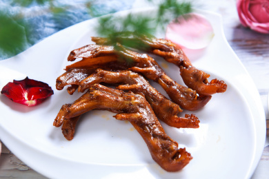 民间传统美食小吃香辣卤鸭掌