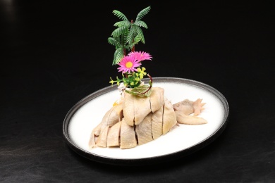 中国上海的一道冷菜——家乡咸鸡