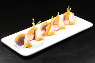 中国上海的一道冷菜——双色小金瓜