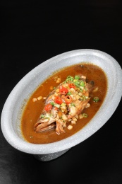 中国安徽的一道热菜——黄山臭桂鱼