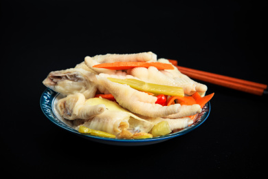 酸爽可口的美味零食小吃泡椒凤爪