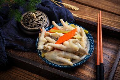 酸爽可口的美味零食小吃泡椒凤爪