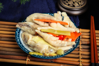 酸爽可口的美味零食小吃泡椒凤爪