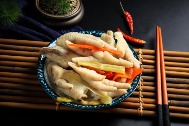 酸爽可口的美味零食小吃泡椒凤爪