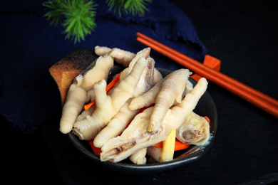 酸爽可口的美味零食小吃泡椒凤爪