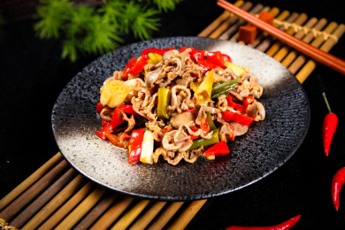 民间家常菜酸辣美味的泡椒鸡胗鸡杂