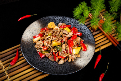 民间家常菜酸辣美味的泡椒鸡胗鸡杂