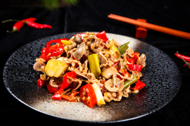 民间家常菜酸辣美味的泡椒鸡胗鸡杂