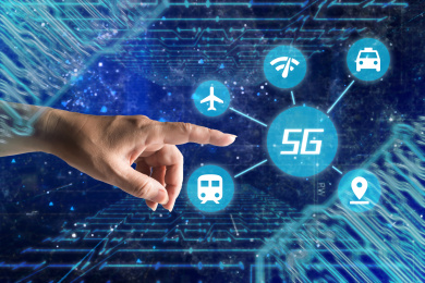 蓝色背景下手指轻点5g时代通讯生活