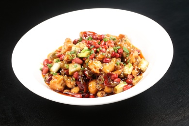 中国上海的一道热菜——宫保牛蛙