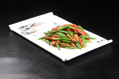 中国四川的一道热菜——火爆脆肠