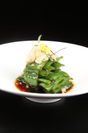 中国上海的一道冷菜——甜蒜青椒