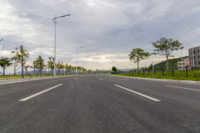 中国珠海郊区的无人城市道路
