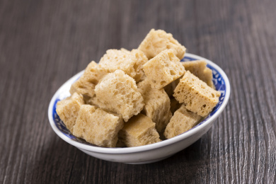 营养丰富制作考究的江浙名菜烤麸