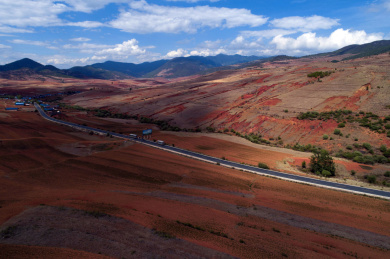 航拍四川攀枝花盐边县格萨拉的红土地