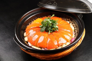 中国上海的一道热菜——宫廷焗南瓜