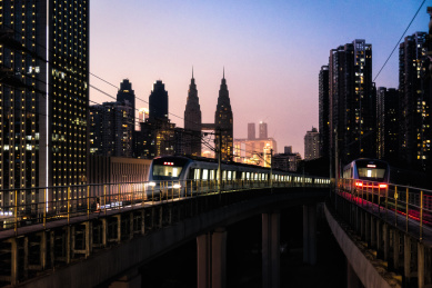 重庆海棠溪轻轨站夜景风光