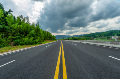 一条通往中国福建省龙岩市上杭县古田会议旧址的公路