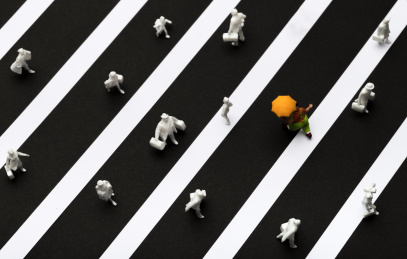 微缩摄影抽象线条小丑撑伞道路人行道行人壁纸