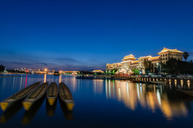 福建省厦门市集美区集美学村龙舟池夜景