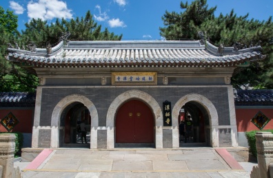 北京门头沟潭柘寺风景区正门