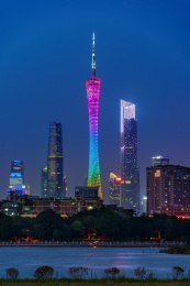 中国广东省广州市广州塔与CBD建筑傍晚风光
